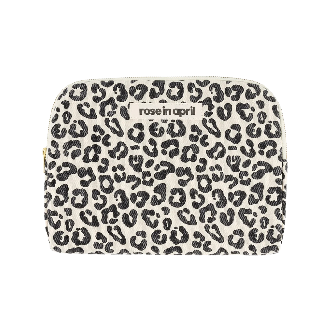 iPad-Hülle mit schwarz-weißem Leopardenmuster, Format 20 × 28 cm