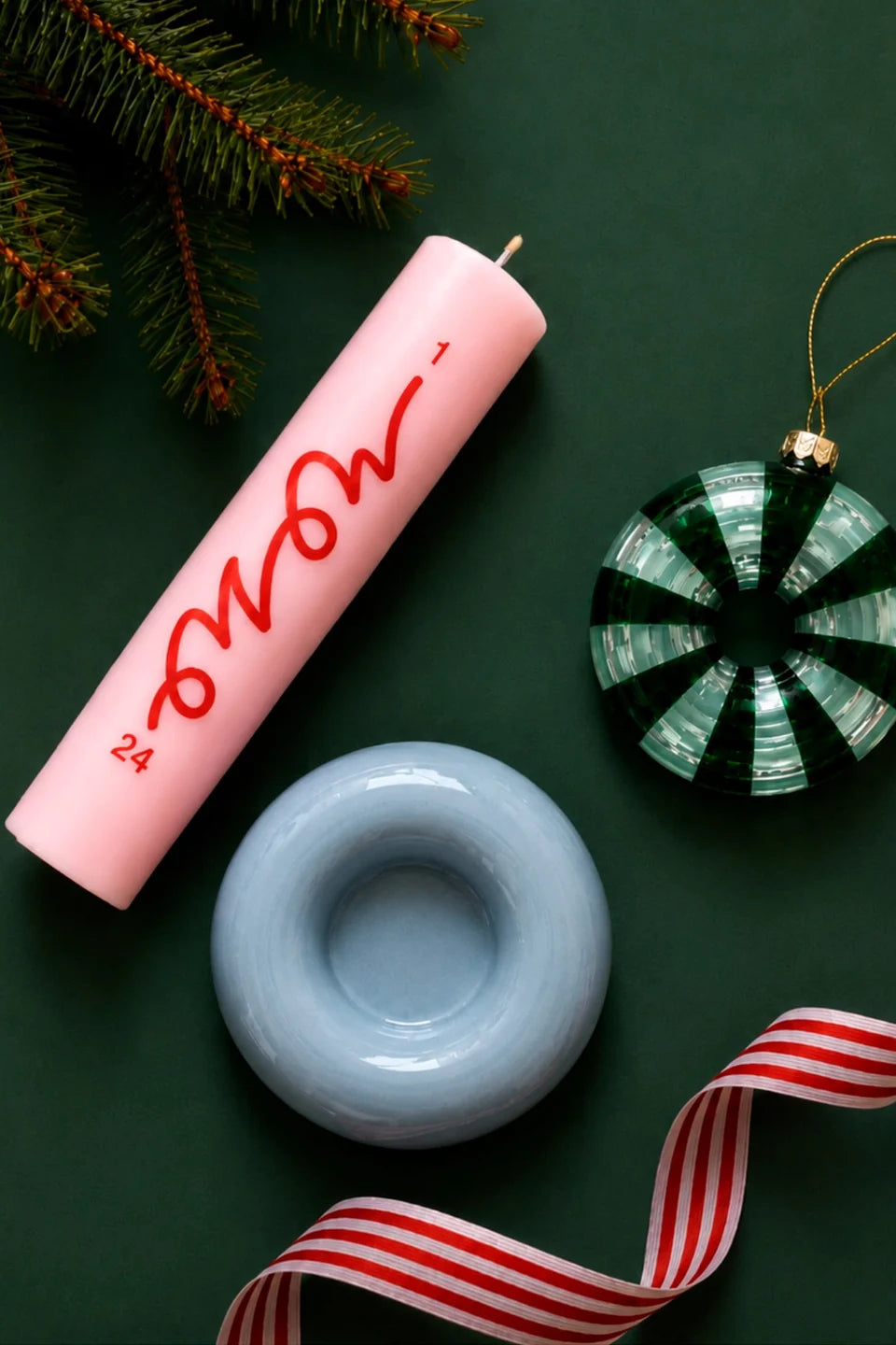 Studio About Adventskerze als moderne Weihnachtsdekoration mit BOB Kerzenhalter