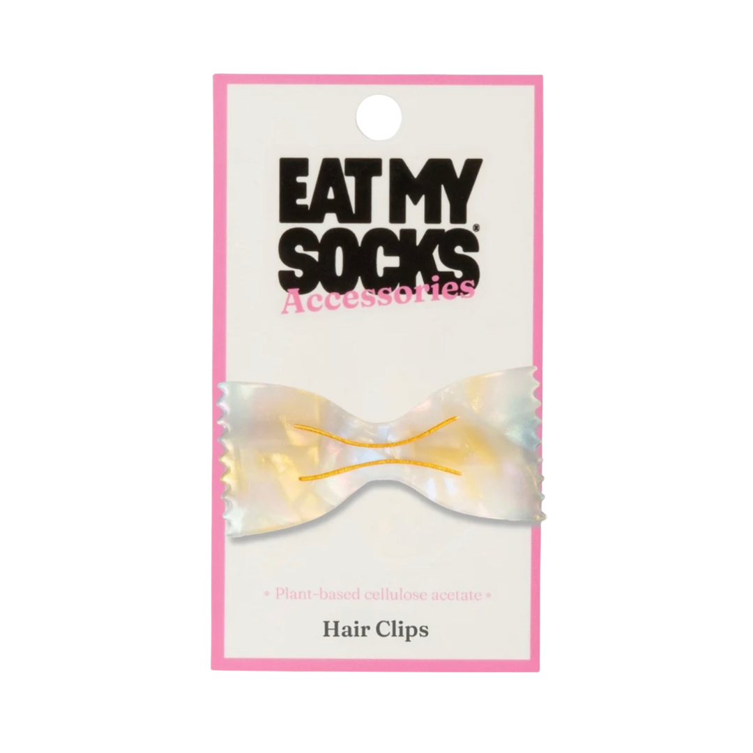 Cremefarbene Farfalle-Motiv-Haarspange von Eat My Socks in Verpackung