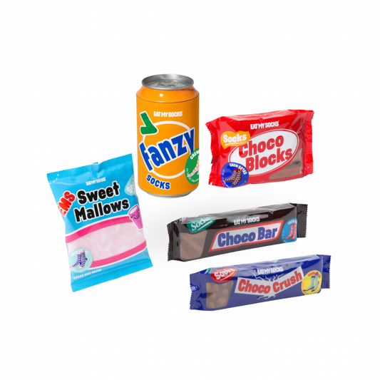 Socken von Eat My Socks in fünf Verpackungen im Kiosk-Stil