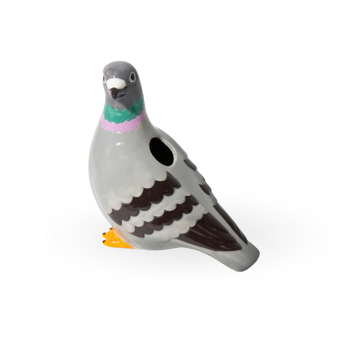 Pigeon Vase von DOIY Design in Form einer grauen Stadttaube
