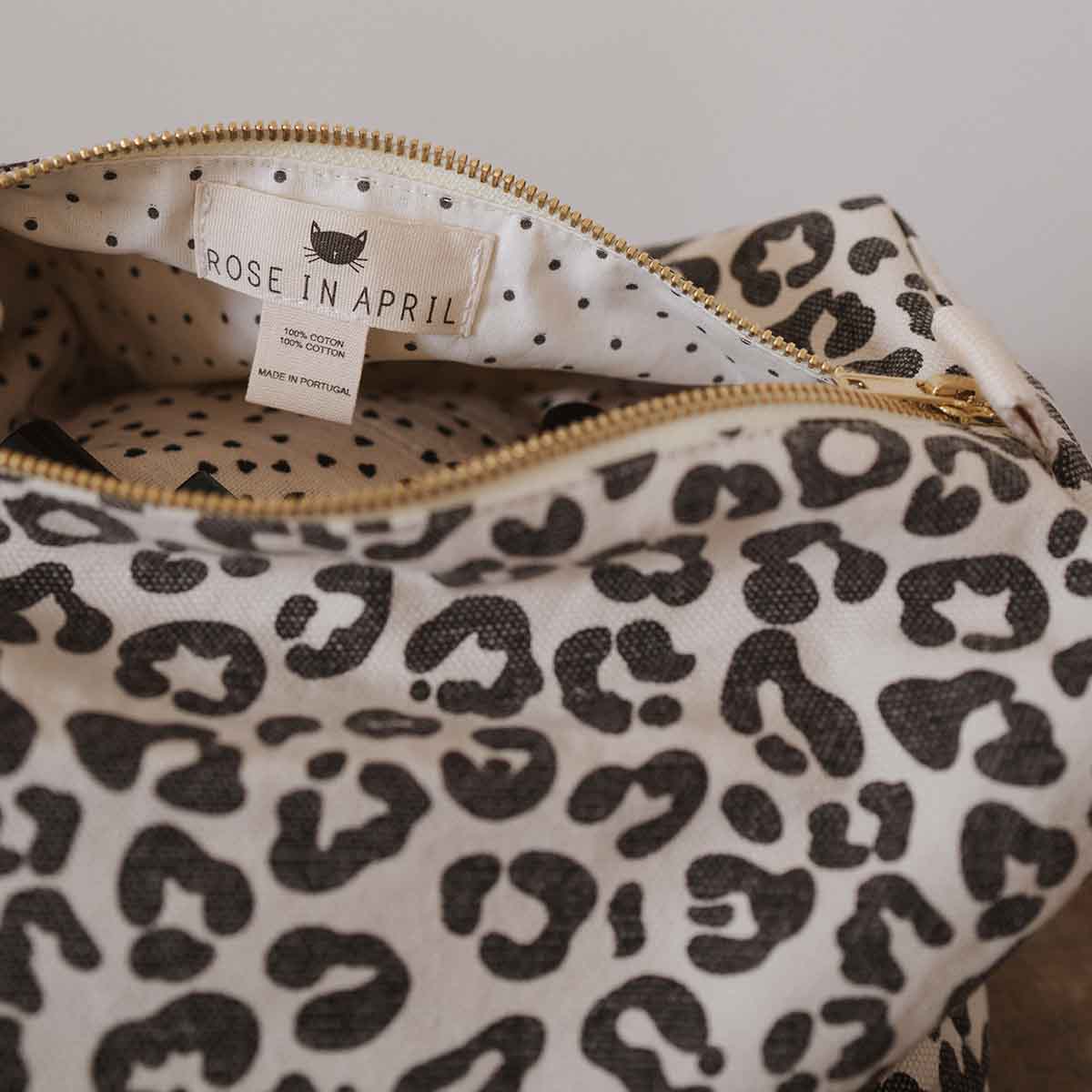 Innenansicht der Kulturtasche Vic mit wasserabweisendem Futter