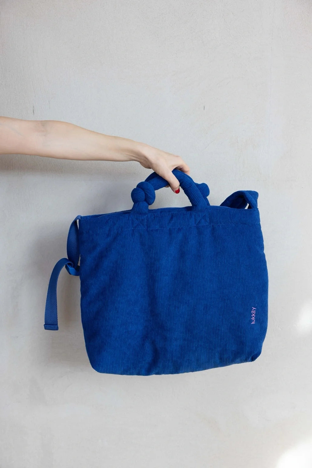 Blaue Lukkily Tote Bag Cord mit Knotengriff und langem Henkel