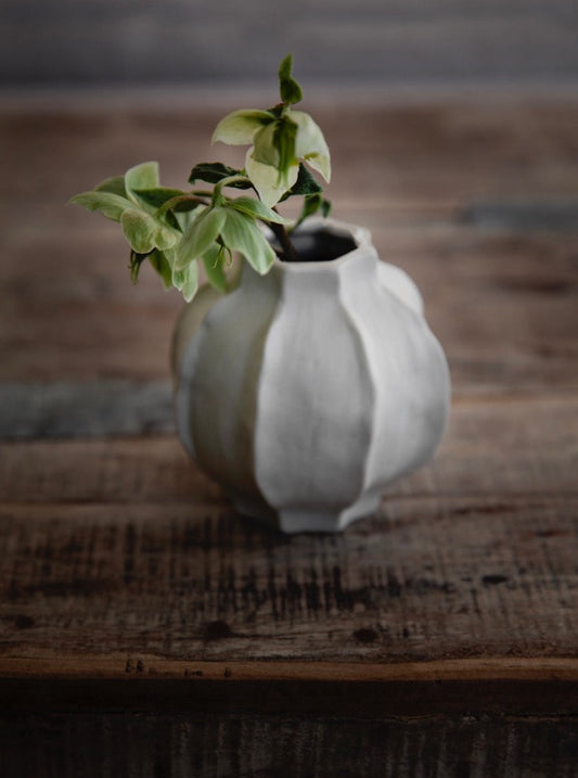 Gewellte Vase